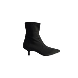 Bottines noires en daim