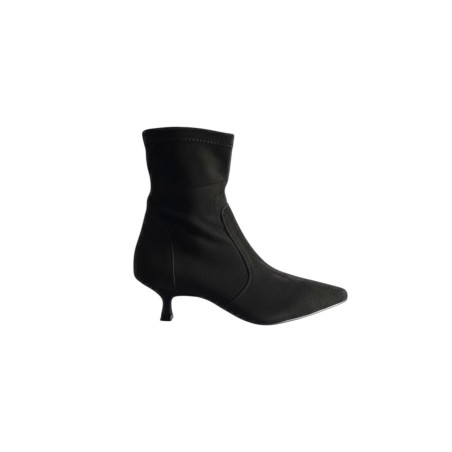 Bottines noires en daim